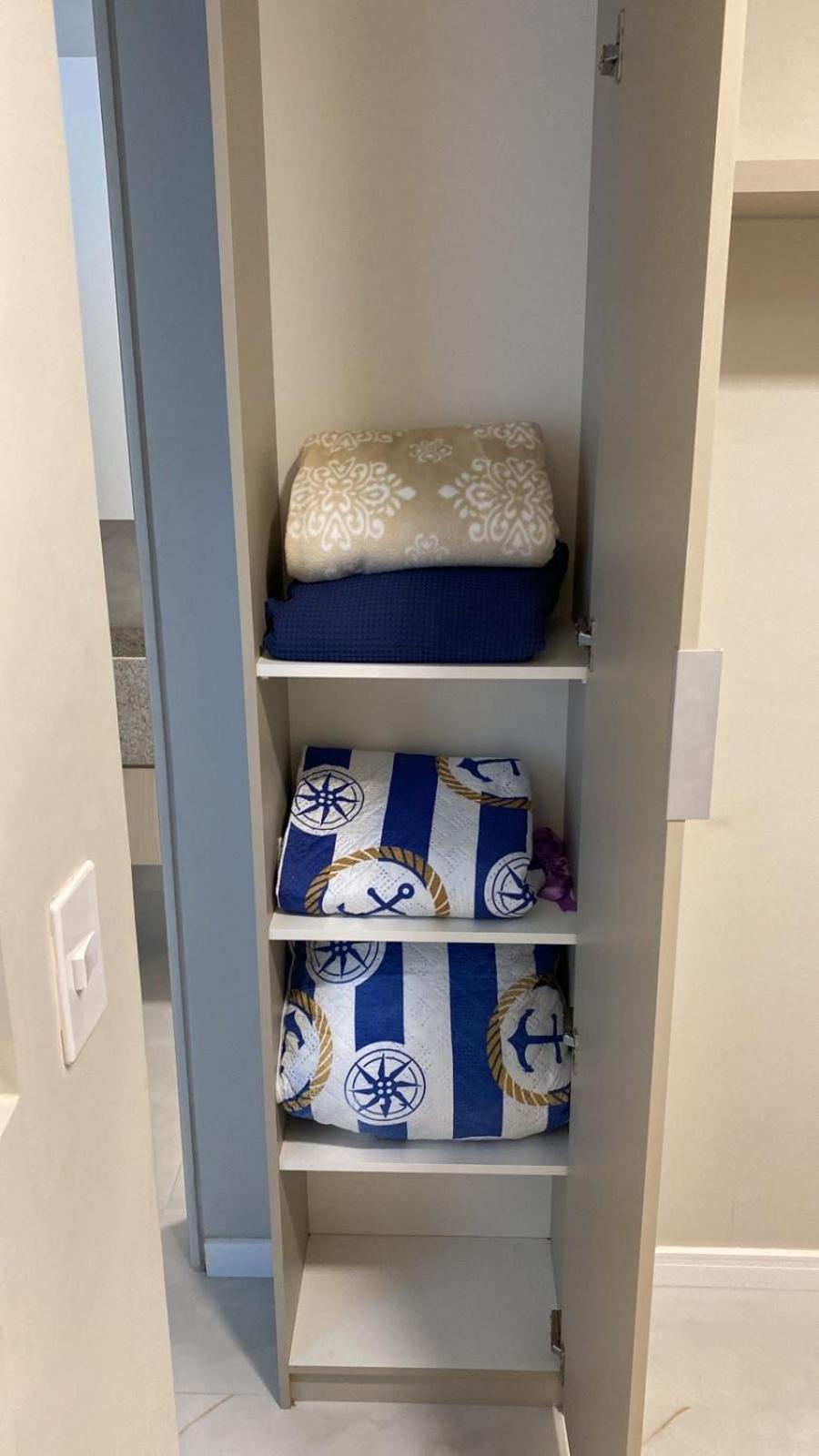 Apartamento Exclusivo Tres Quartos Na De Ponta Proximo Ao Mar - Apto 802 *